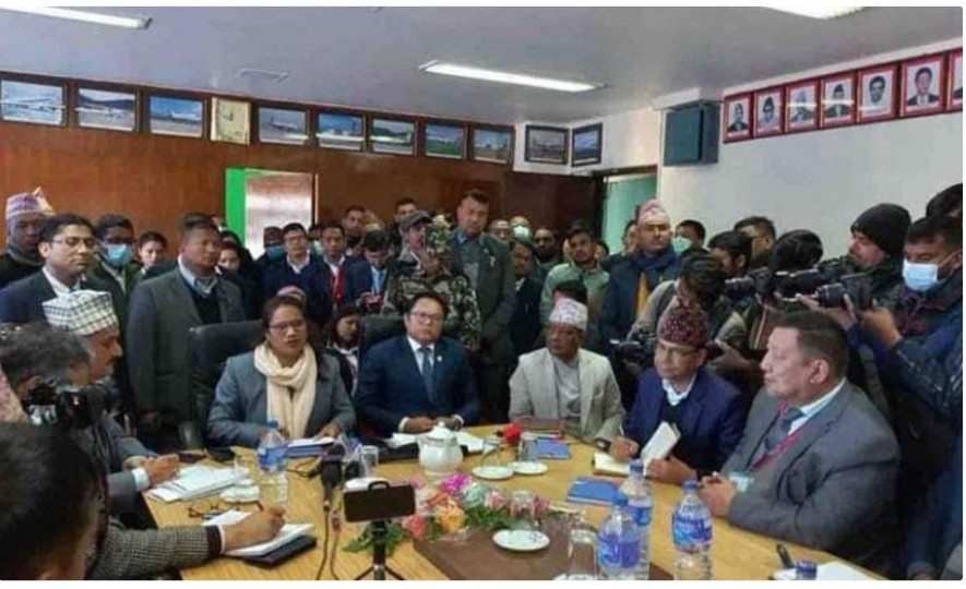 पर्यटनमन्त्री किराती नेपाल वायु सेवा निगमको निरीक्षणमा